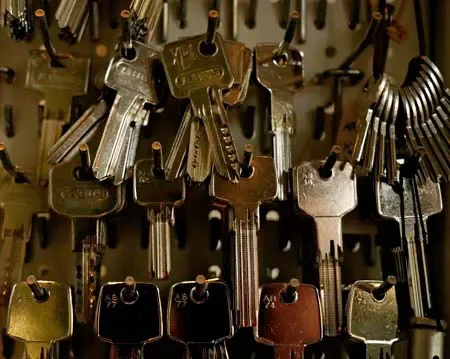 Großer Bestand an Schlüsselrohlingen in der Werkstatt